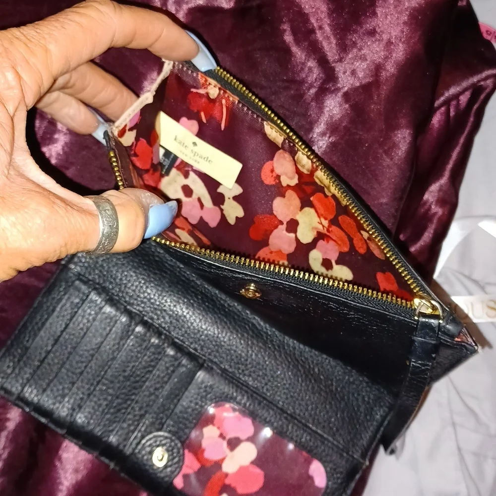 Kate Spade Wallet - Picture 4 of 7